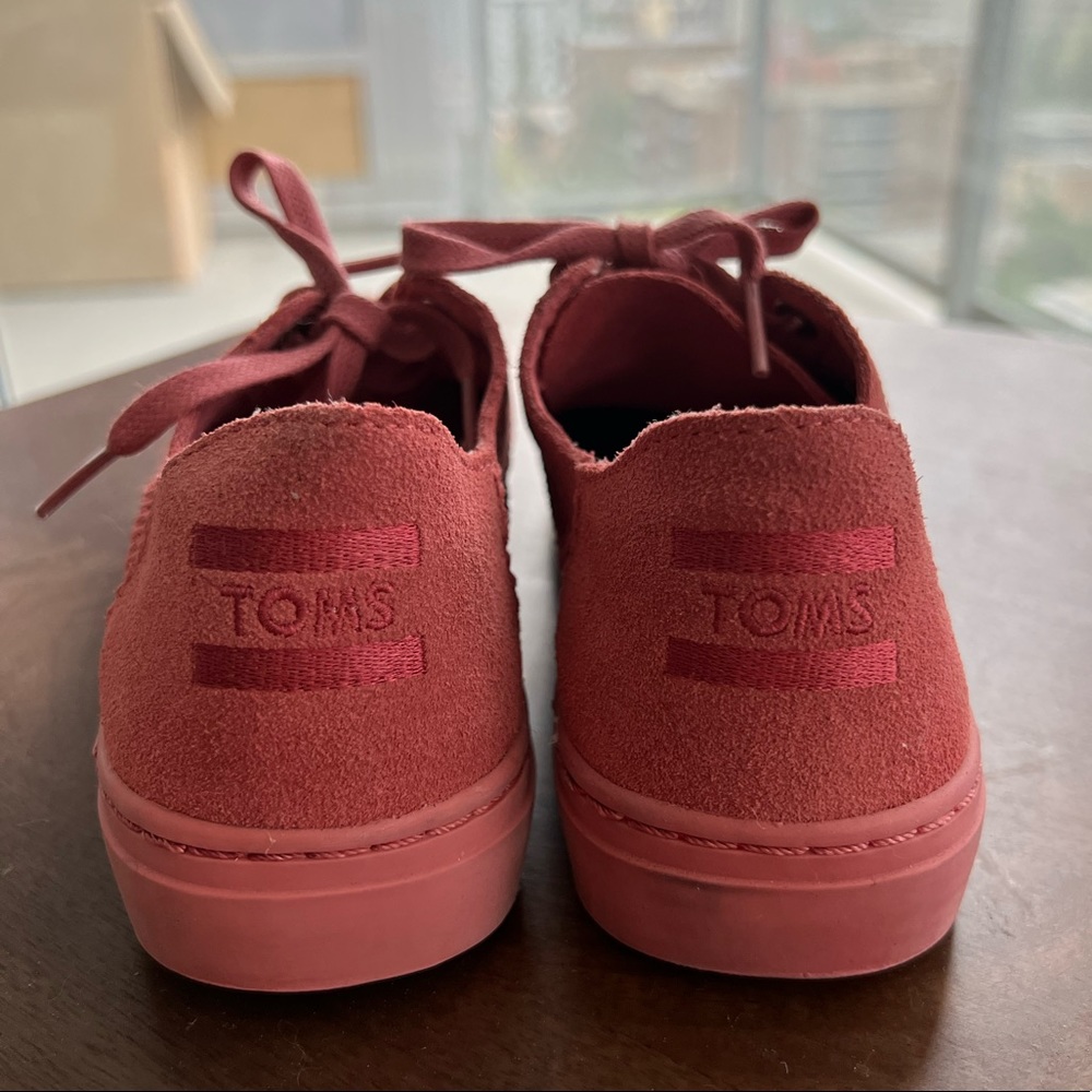 NWOT TOMS l Brick Rose Pink Suede Sneakers